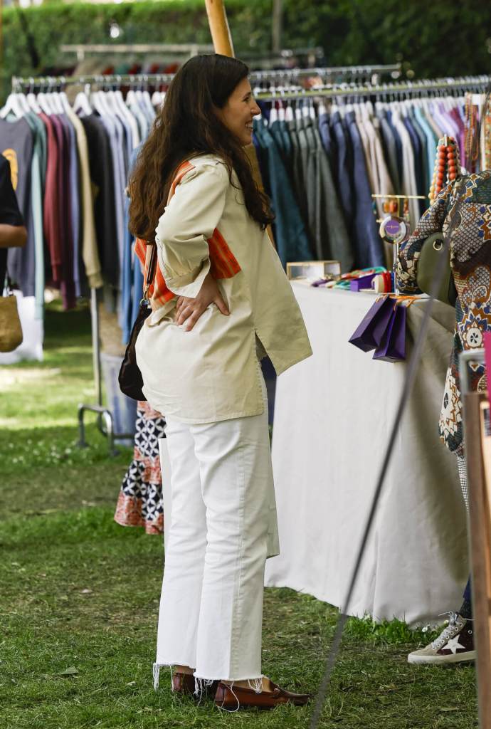 Teresa Urquijo y su elección chic en el último trimestre de su embarazo: los mocasines clásicos
