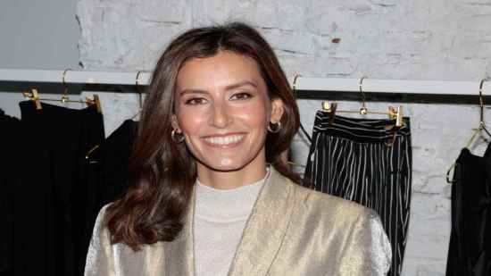 El último look de Ana Boyer es el ejemplo perfecto de como las combinaciones que nunca esperaríamos son las más efectivas