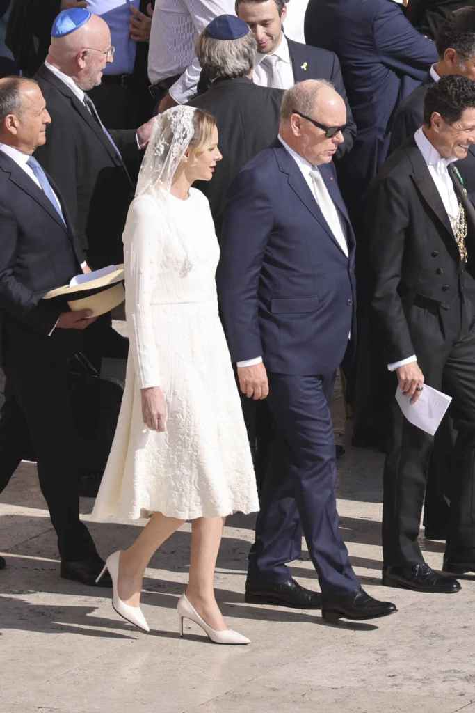 Charlene y Alberto de Mónaco en la misa de inicio del pontificado de León XIV
