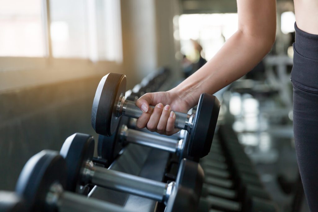 El método más eficaz para quemar grasa abdominal (y no es correr)