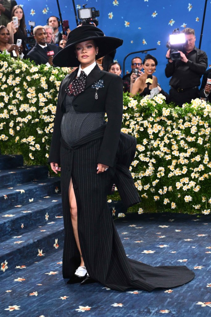 Rihanna en la alfombra de la MET Gala 2025 