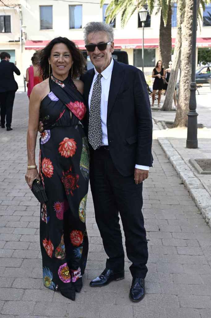 El look de invitada de Francís Lorenzo y Josefa Martínez en la boda de Belén Écija y Jaime Sánchez