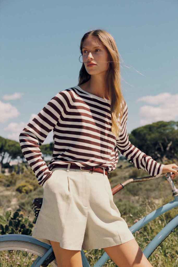 Jersey de rayas marineras rojo de las rebajas de verano de Zara