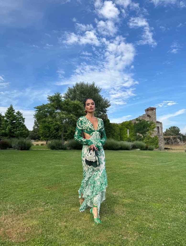 El look de invitada de Madame de Rosa a la boda de Susana Molina