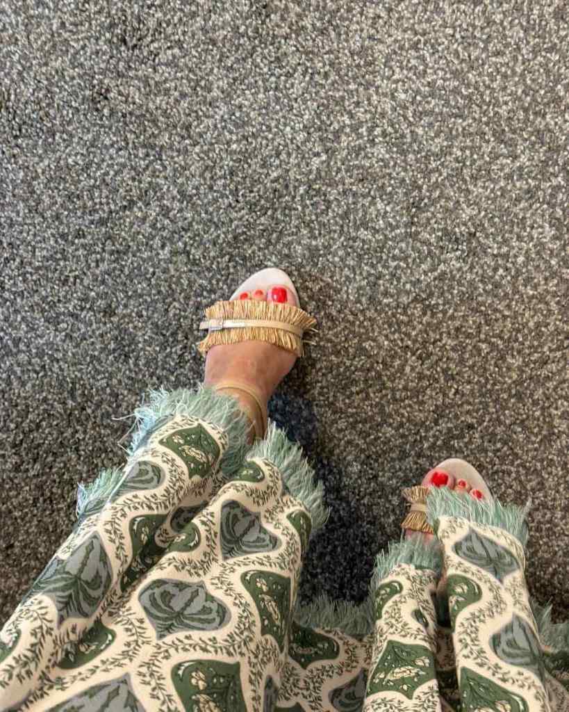 Las sandalias de Nuria Roca para combinar su vestido boho de Vogana