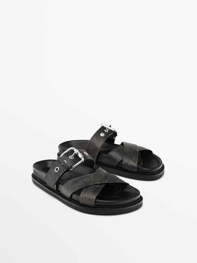 Sandalias cruzadas confeccionadas en piel de los 'Special Prices' de Massimo Dutti