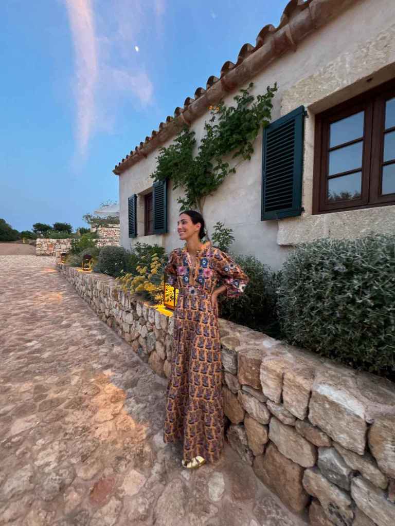 El vestido de Sassa de Osma con cangrejeras doradas
