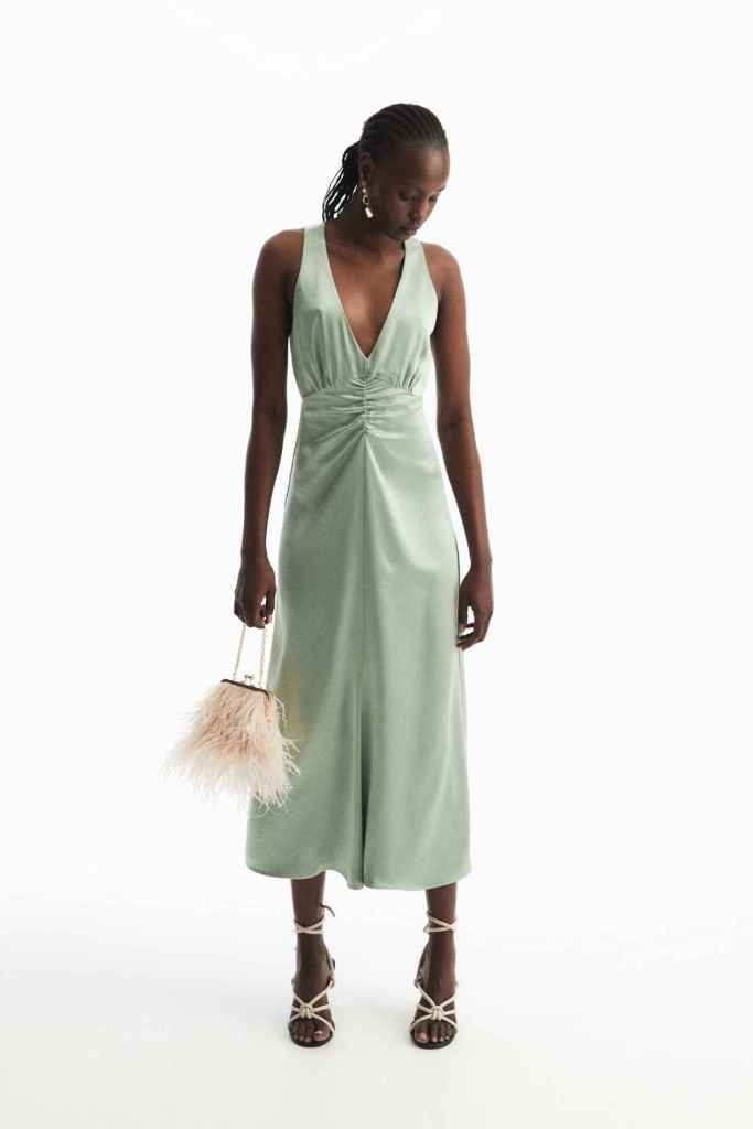 Vestido de invitada satinado de las rebajas de verano de Sfera