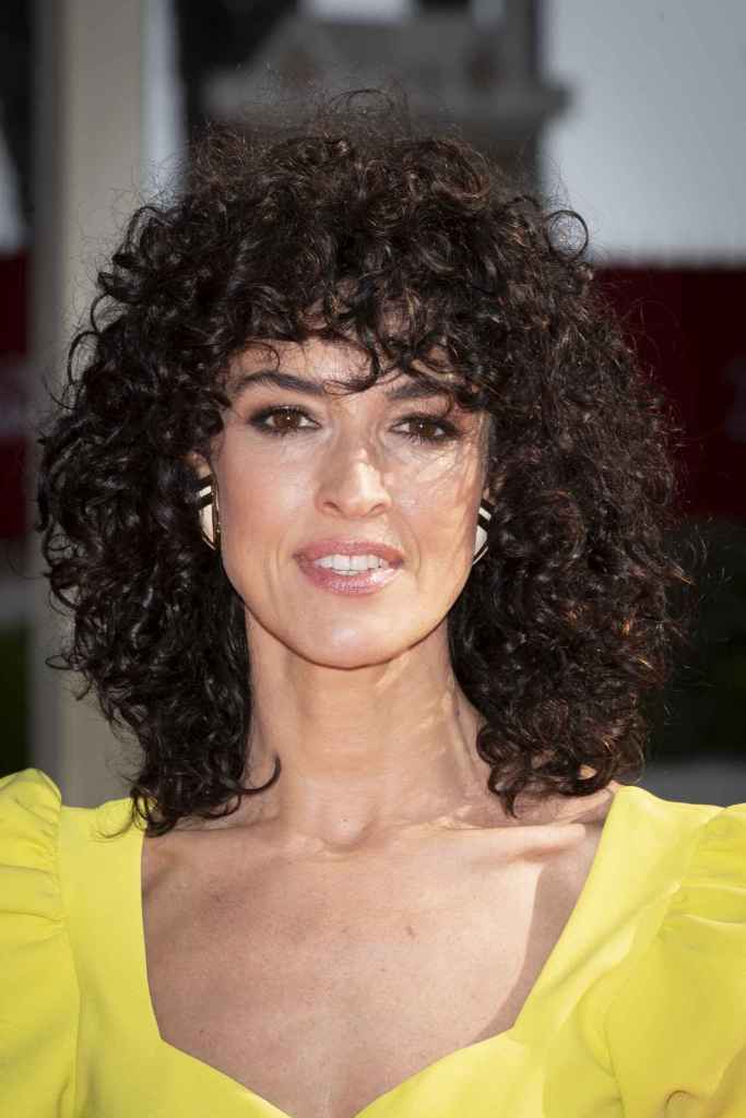 El wavy bob es el mejor corte de pelo antiencrespamiento para el pelo rizado