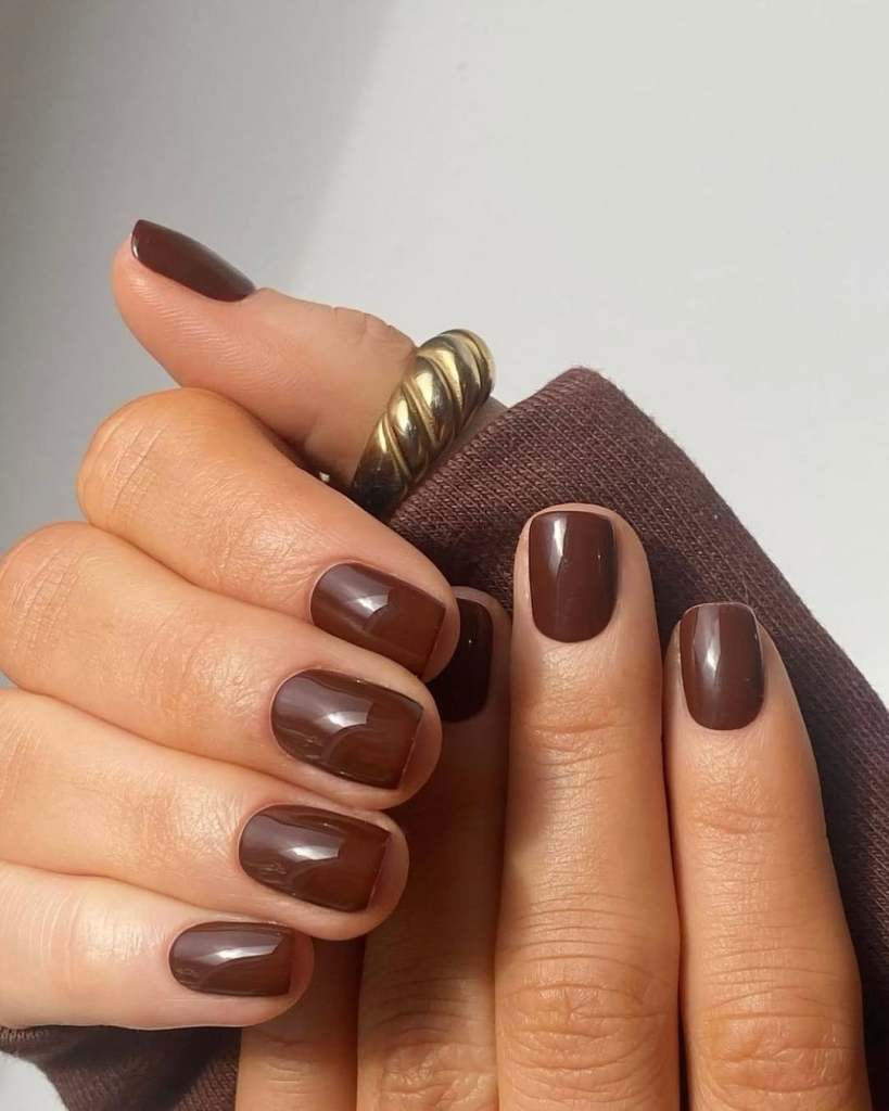 Los colores marrones también son tendencia en verano 