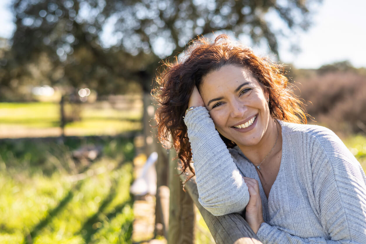 MUJER FELIZ