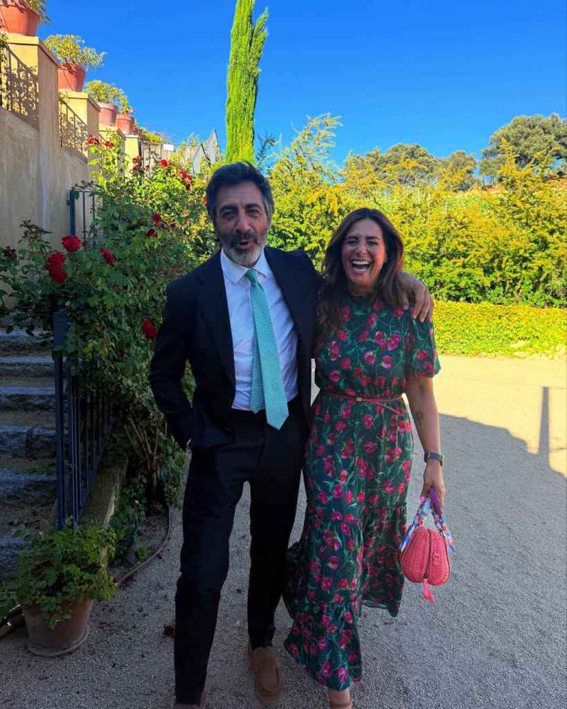 El look de invitada de Nuria Roca junto a Juan de Val