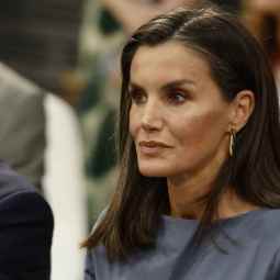 La reina Letizia ha lucido un vestido súper favorecedor