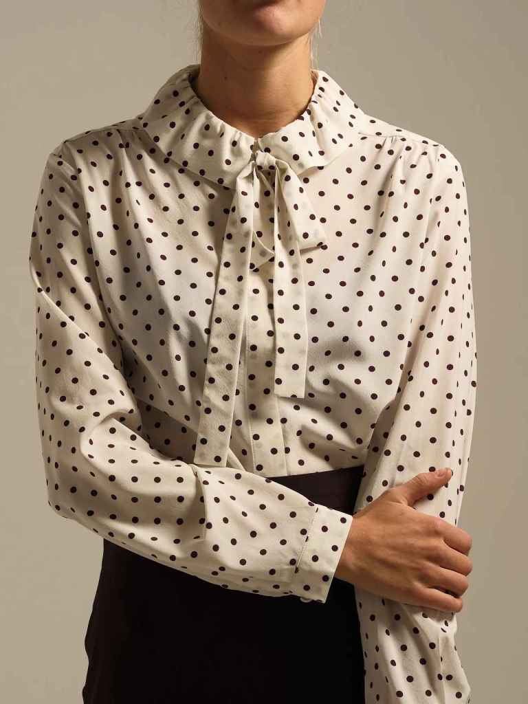 Blusa de lunares de Greta