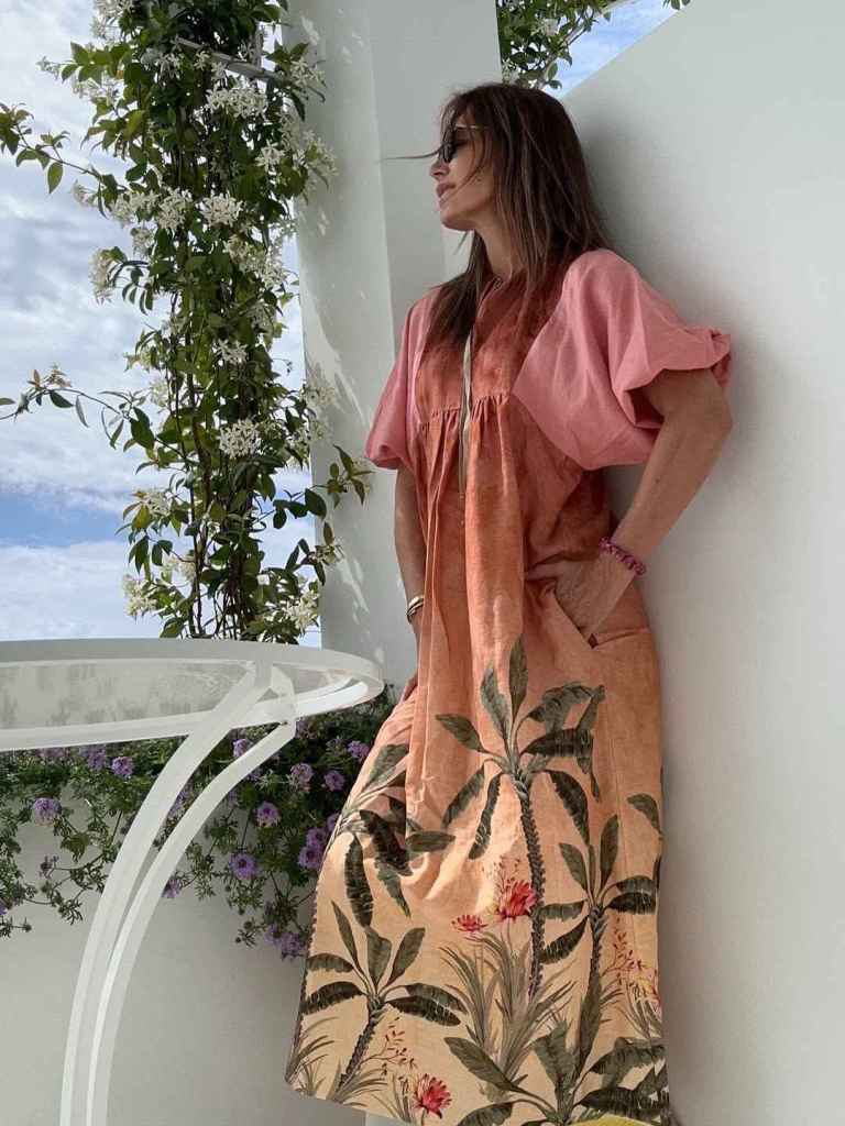 Mar Flores con su caftán de flores 'made in Spain' 