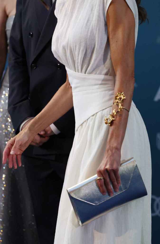 Detalle del vestido de la reina Letizia en el Atlántida Film Fest de Mallorca