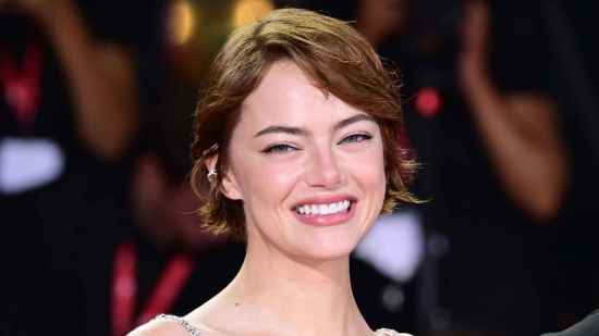 Emma Stone tiene el corte de pelo pixie que mejor sienta a las chicas con cara ovalada