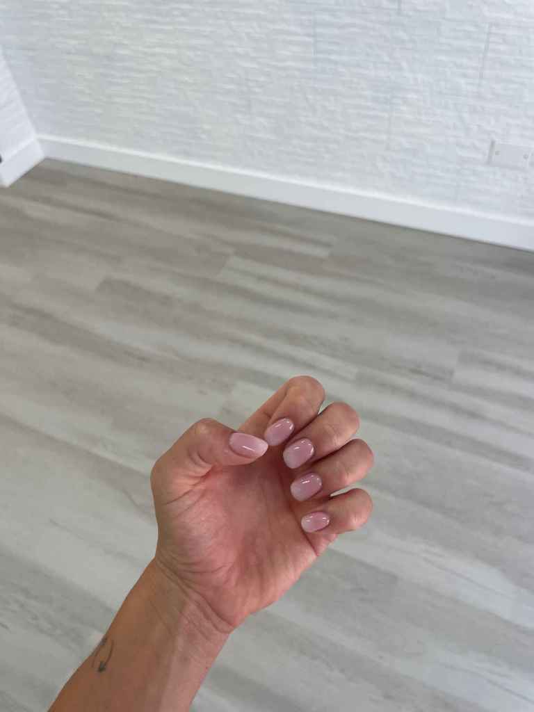 La manicura baby boomer que me recomendó mi manicurista para que me durase mucho tiempo 