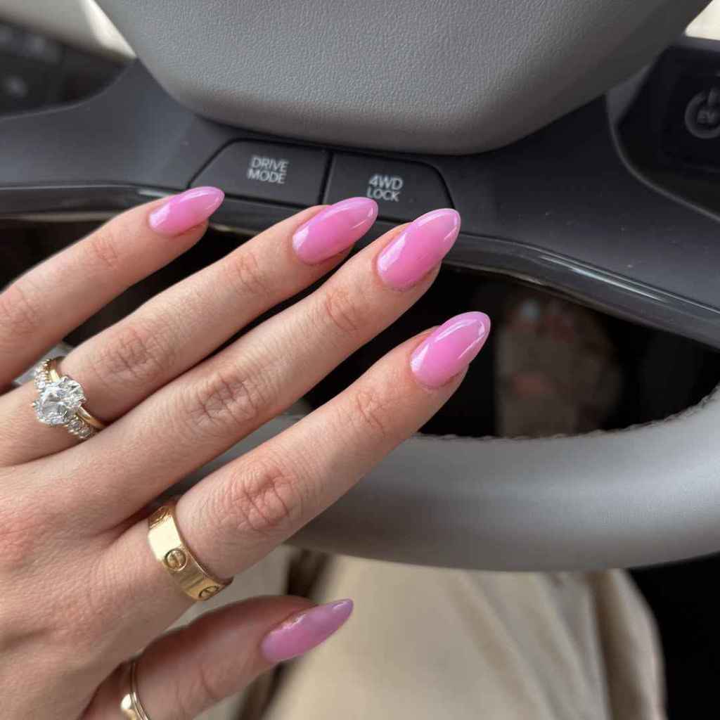Las jelly nails son la manicura tendencia del verano 