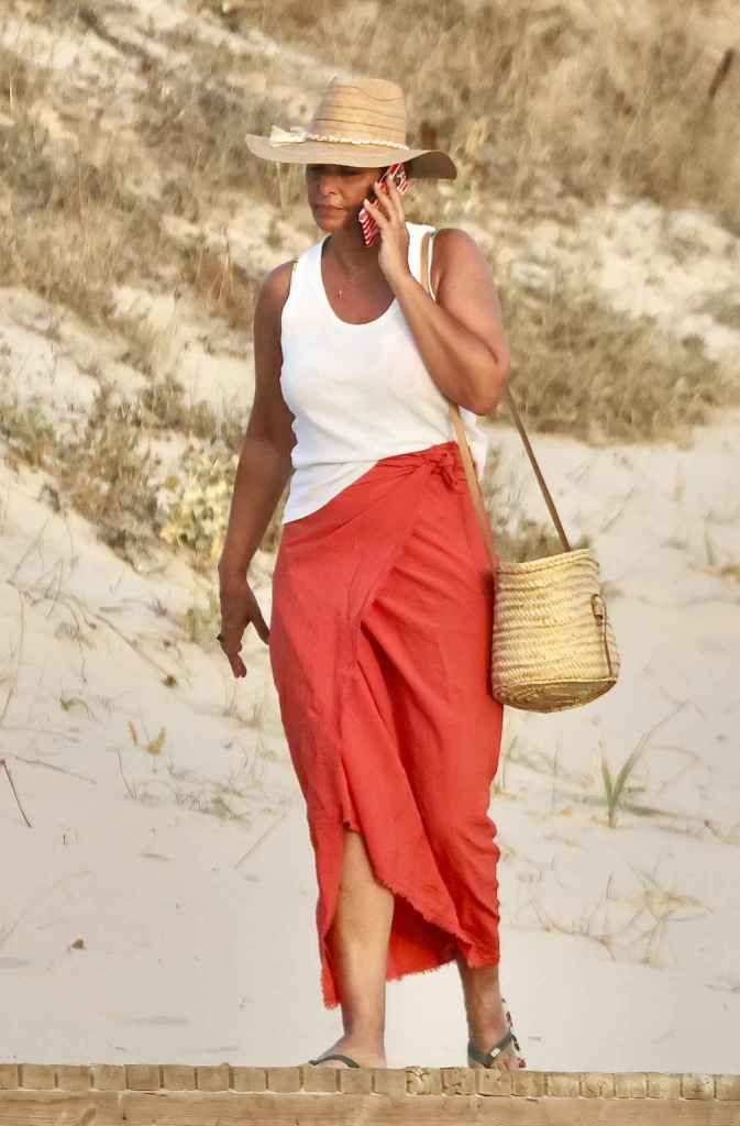El look de playa de Nuria Roca