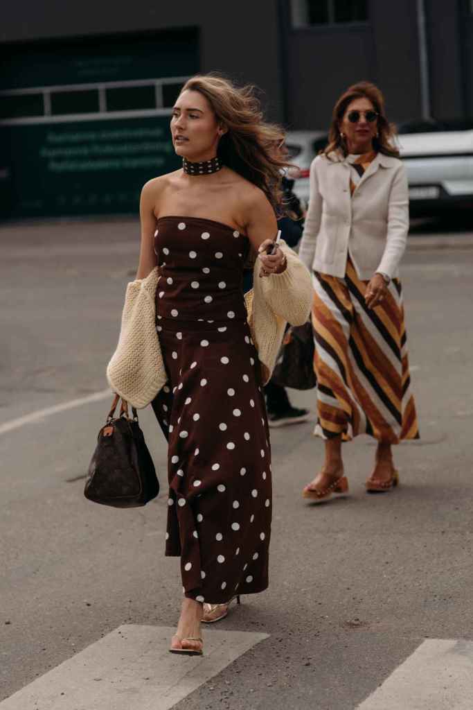 Los total looks de lunares son de lo más llamativos y están a la orden del día