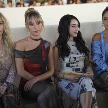 El desfile de Desigual ha tenido un 'front row' con caras de lo más conocidas