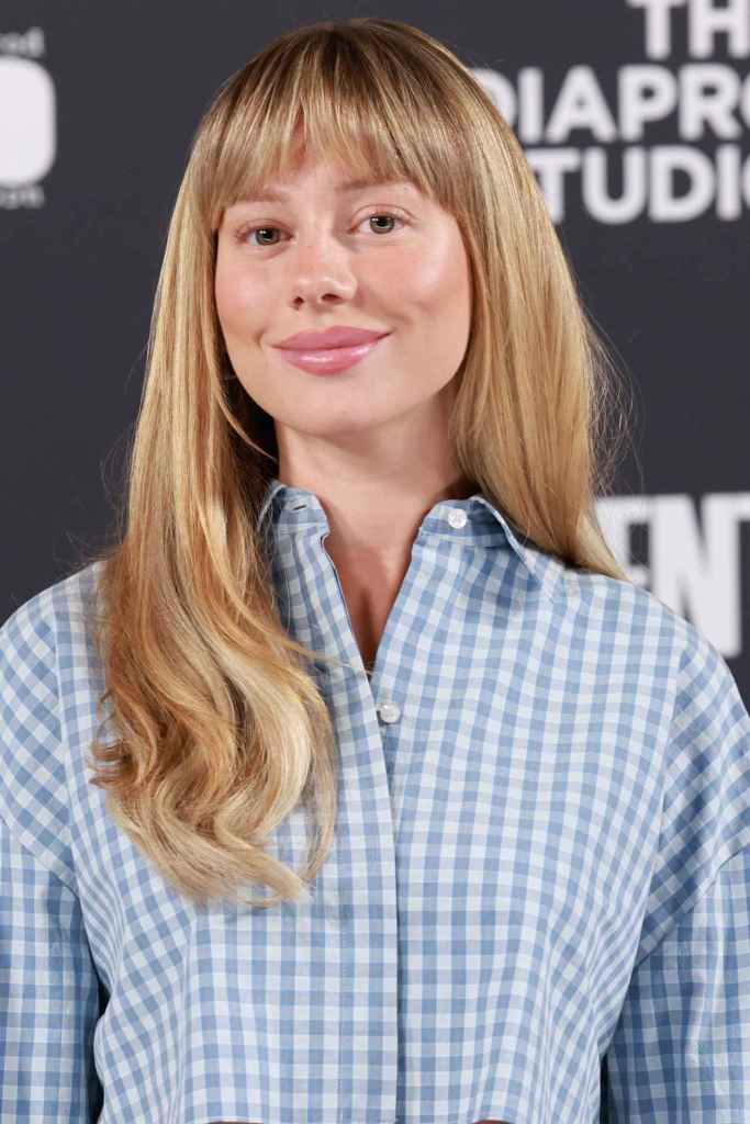 El nuevo look de Ester Expósito con flequillo