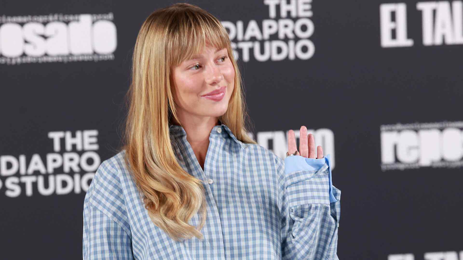 Ester Expósito ha presumido de nuevo look en la presentación de su última película, 'El talento'