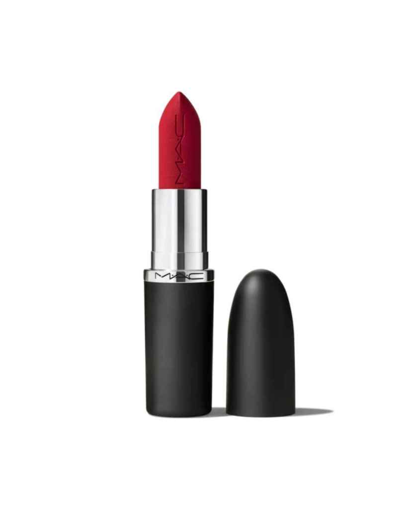 Silky Matte Lipstick de MAC en el tono Ruby Woo 