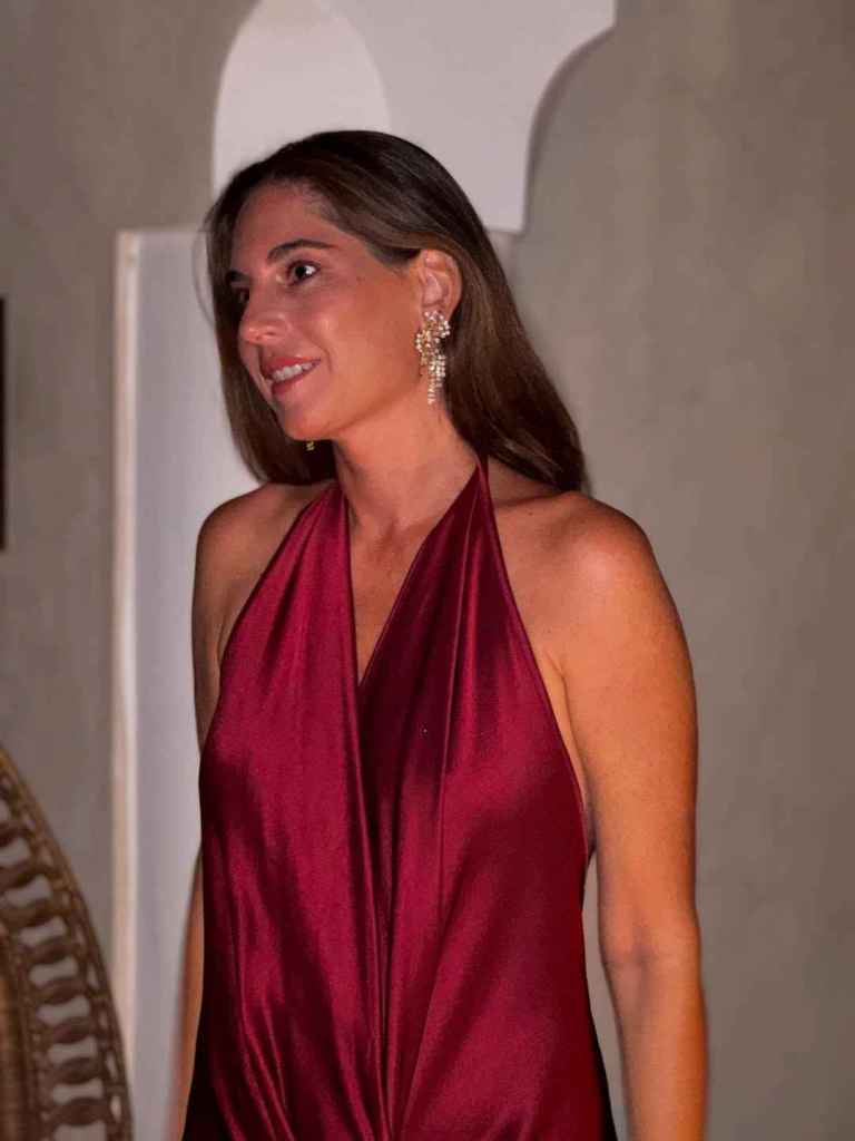 El look de invitada de Lourdes Montes