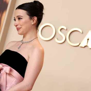 Mikey Madison con su Dior Coture vintage de 1956 en los Premios Oscar de 2025