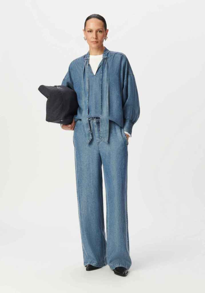 Total look denim romántico de Ikks