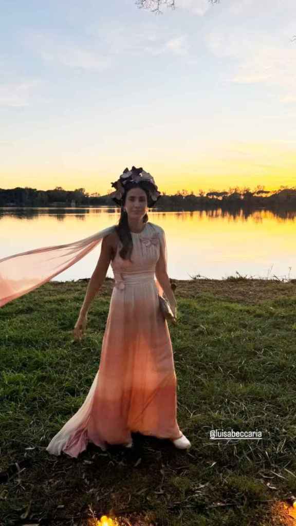 El look de invitada de Sassa de Osma 