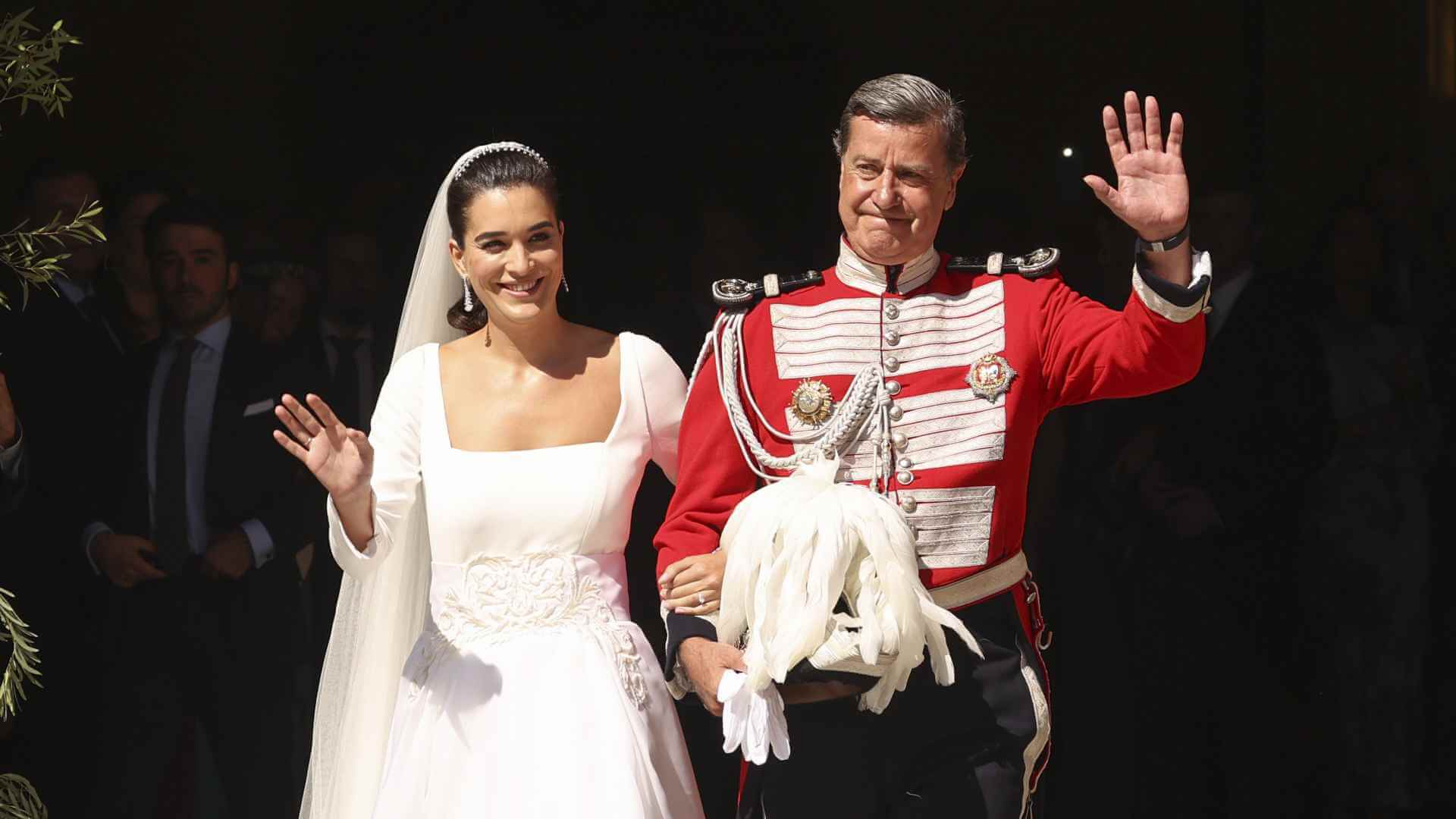 Cayetano Martínez de Irujo y Bárbara Mirjan en su boda