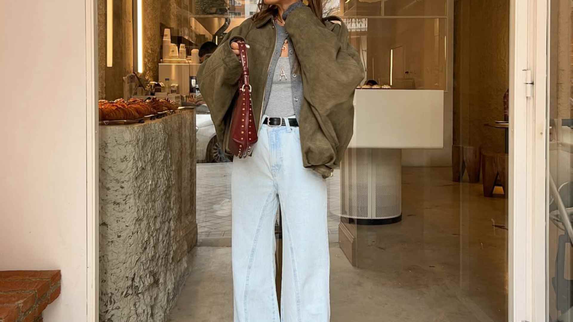 El street style y las redes sociales se han enamorado de la chaqueta efect ante de Zara