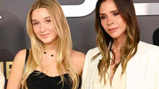Victoria Beckham y su hija Harper Beckham en la première del documental 'Victoria Beckham'