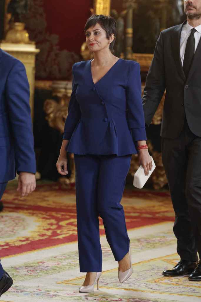 Isabel Rodríguez en la recepción con el rey en el Día de la Hispanidad