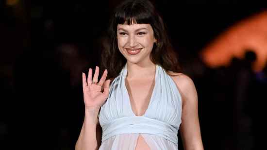 El look premamá de Úrsula Corberó en el desfile de Chanel en la Semana de la Moda de París