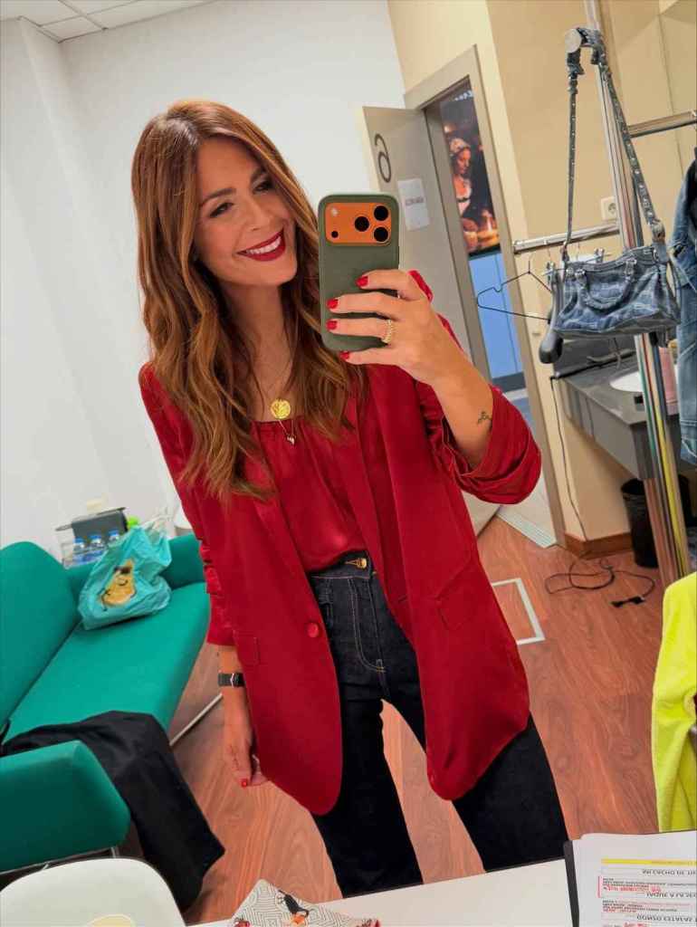 El último look de Nuria Roca en 'La Roca' (Foto: Instagram @lostaconesdeolivia).