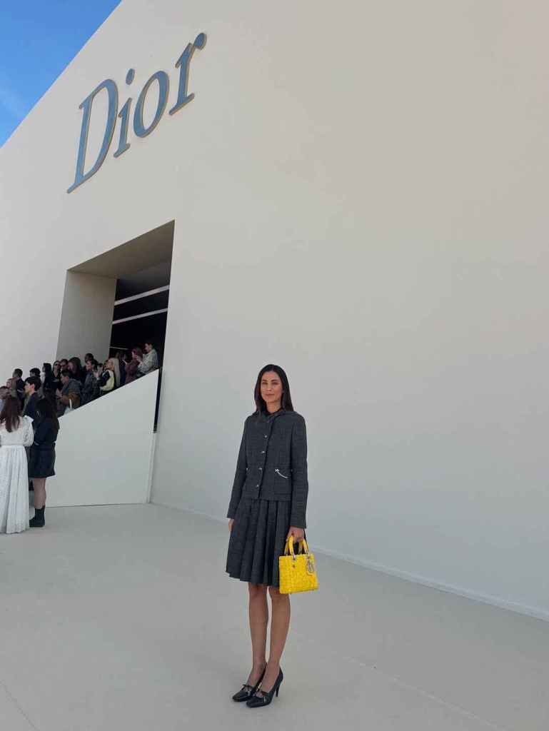 El total look de Dior de Sassa de Osma para el desfile en la Semana de la Moda de París