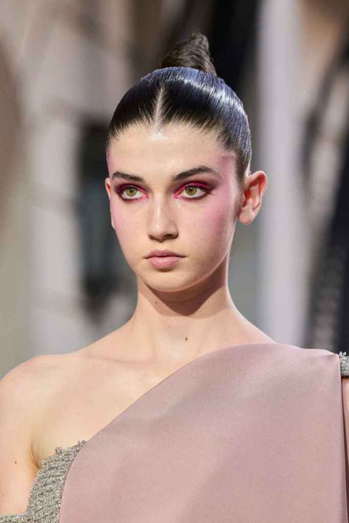 Los eyeliner duocromo destacan por tener colores muy intensos