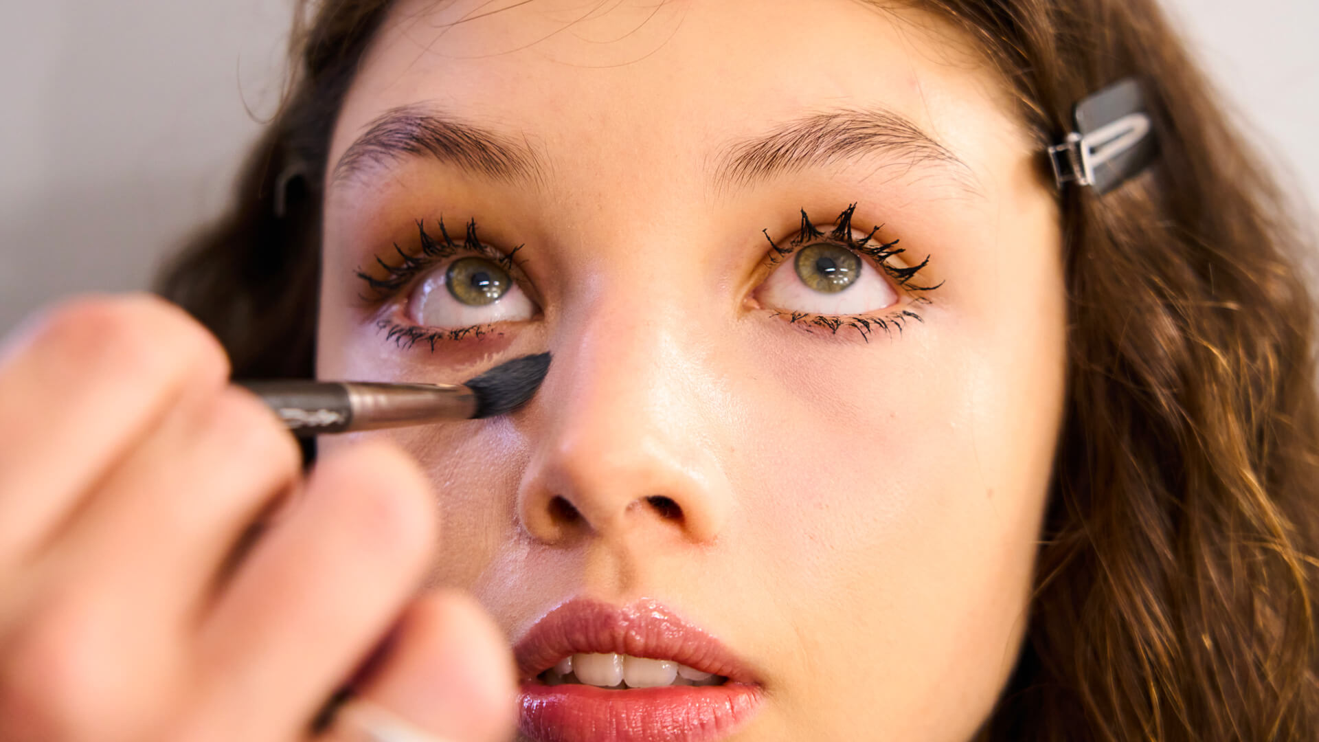 corrector maquillaje ojos