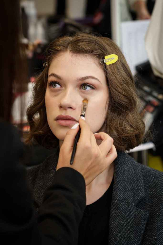 Las sombras de ojos pueden utilizarse como eyeliner si sabemos cómo