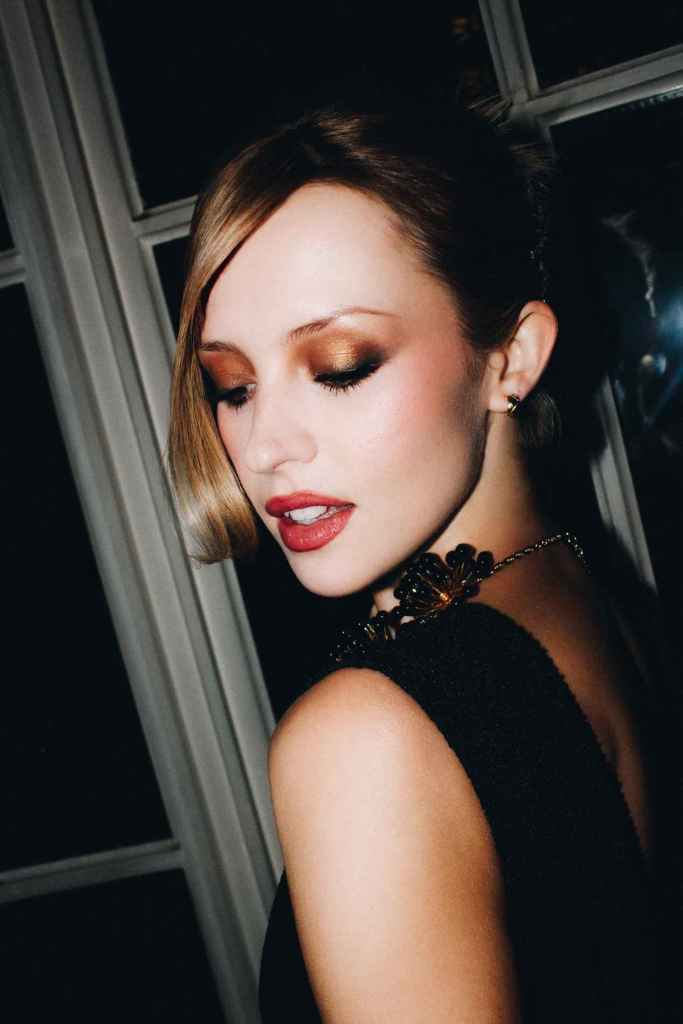 Angelè preparándose para el desfile de Chanel en Nueva York